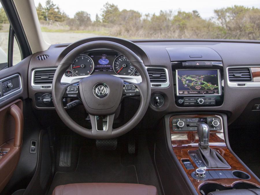  Volkswagen Touareg V6 TDi 2010 года  (US) (фото 15 из 16)